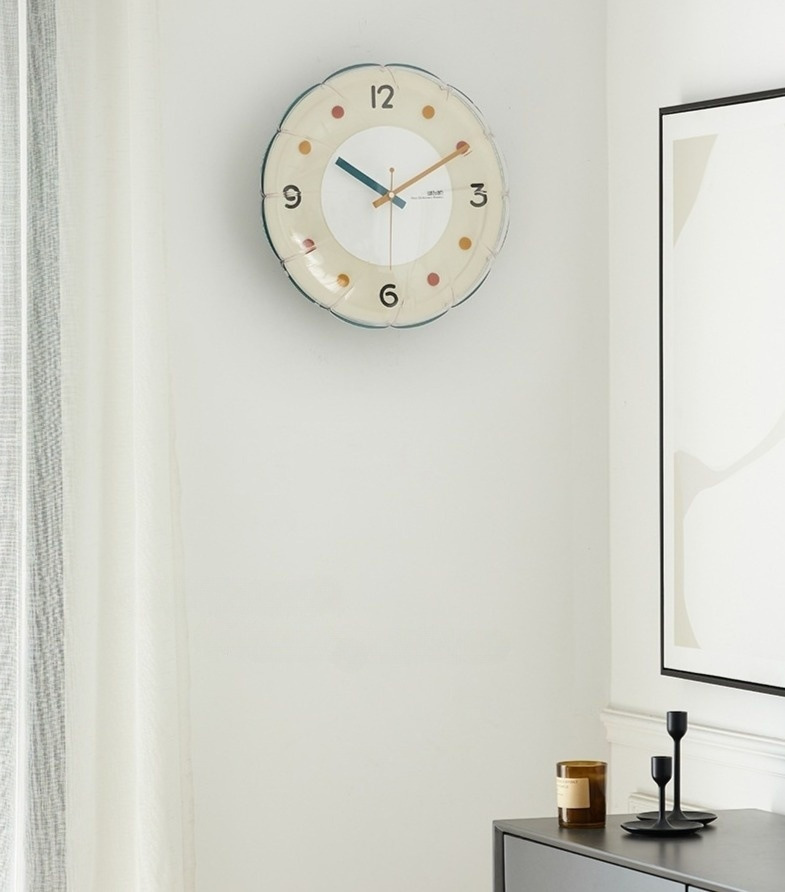 Bubbly Clock | Veggklokke til stuen i nordisk stil