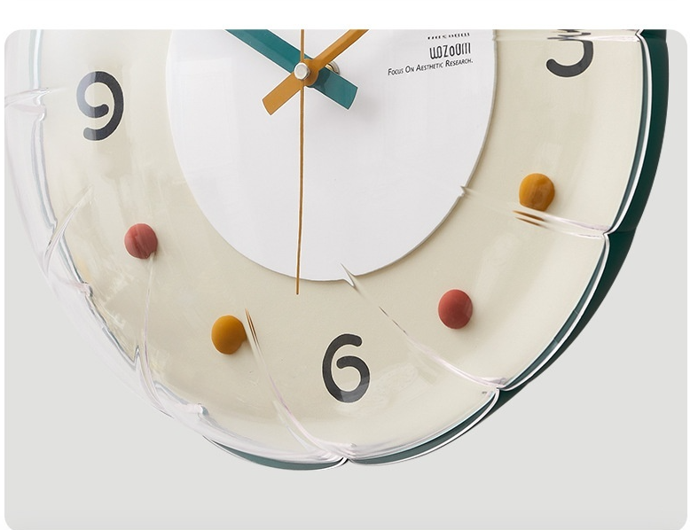 Bubbly Clock | Veggklokke til stuen i nordisk stil