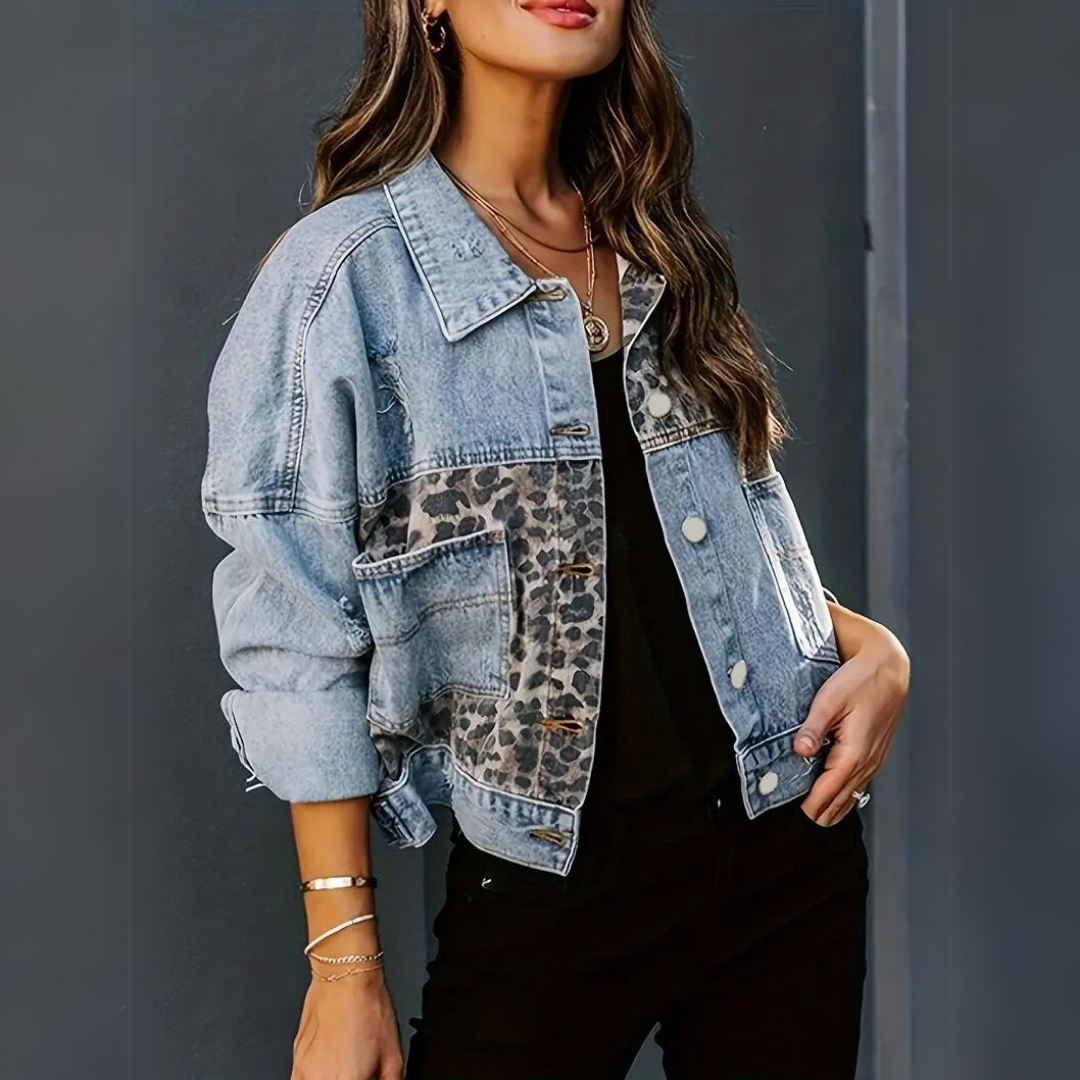 Stella | Trendy denimjakke med leopardprint