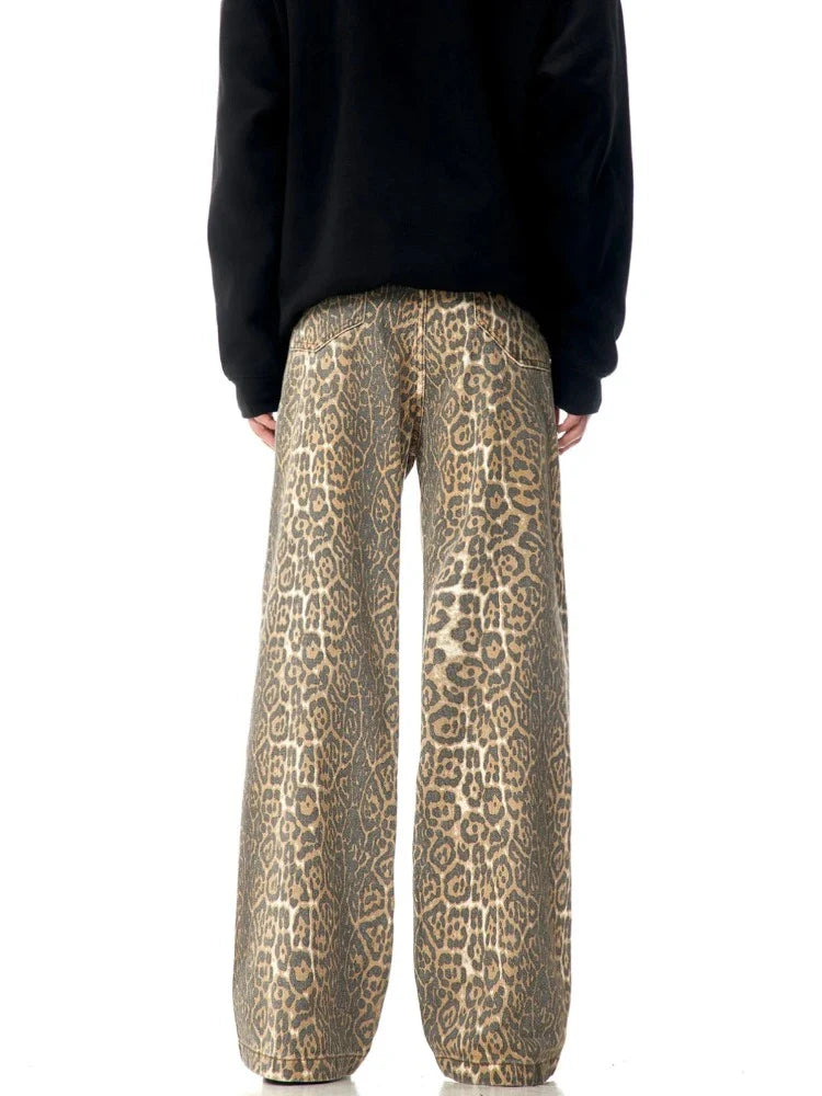 Ruth | Loos Fit denimbukser med leopardprint