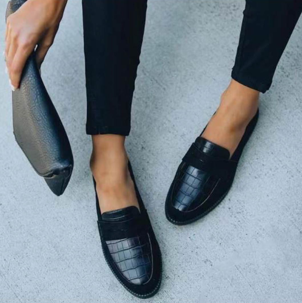 Amanada | Svarta krokodil loafers - Eleganta skor för kvinnor