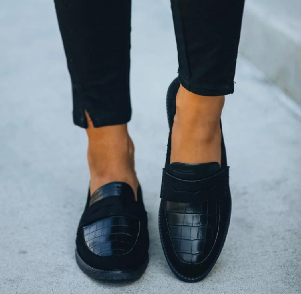 Amanada | Black crocodile loafers - Elegante sko til kvinder