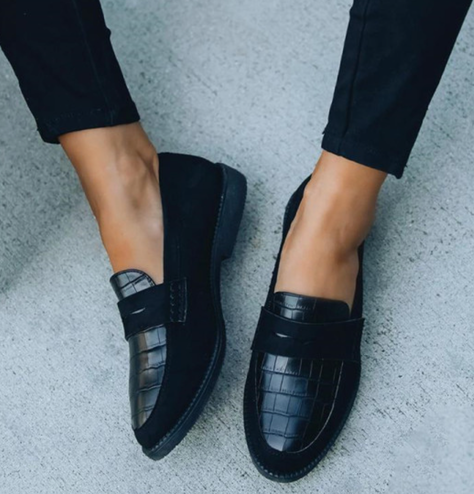 Amanada | Black crocodile loafers - Elegante sko til kvinder