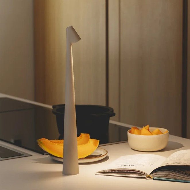 Luminate I Wireless bordlampe i skandinavisk design